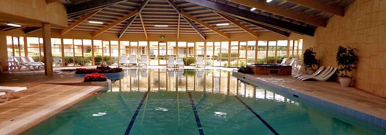 hoteles con piscina zamora